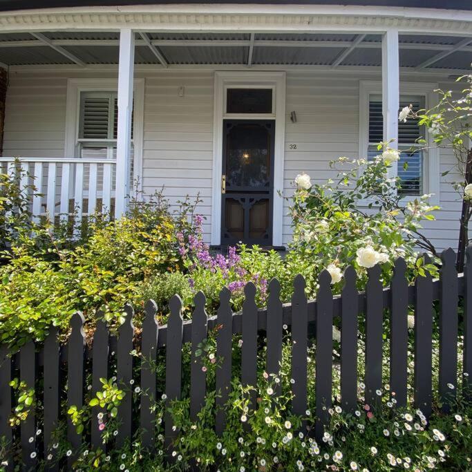 Charming Cottage Nestled In Prime Location Launceston Eksteriør bilde
